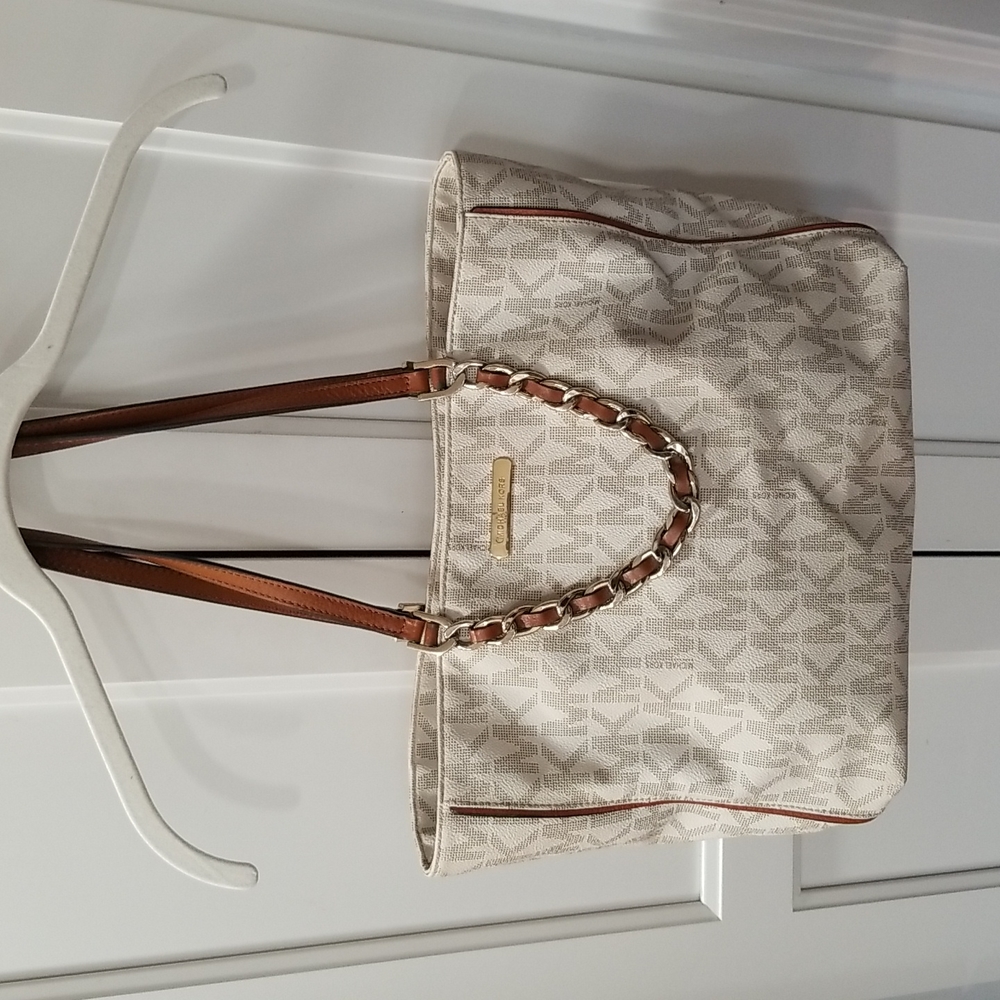 Sold! MICHAEL Michael Kors Harper Signature Cream Shoulder Handbag Tote - Picture 11 of 13